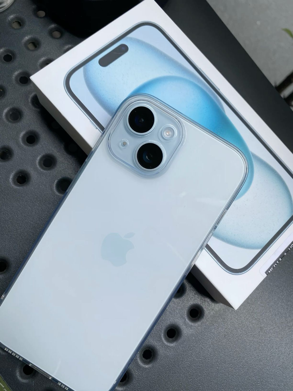 Смартфон Apple iPhone 15 128 ГБ, Dual: nano SIM+ eSIM, голубой