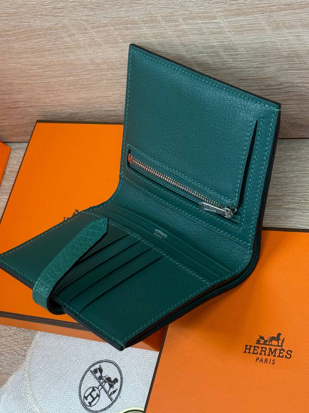 Кошелек Hermes из кожи крокодила