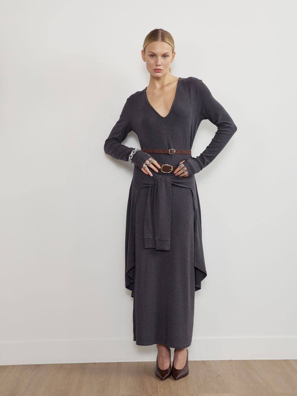 БАЗОВЫЙ ТОНКИЙ РЕМЕНЬ С МЯТОЙ ПРЯЖКОЙ ЗАМША ТЕМНЫЙ ШОКОЛАД