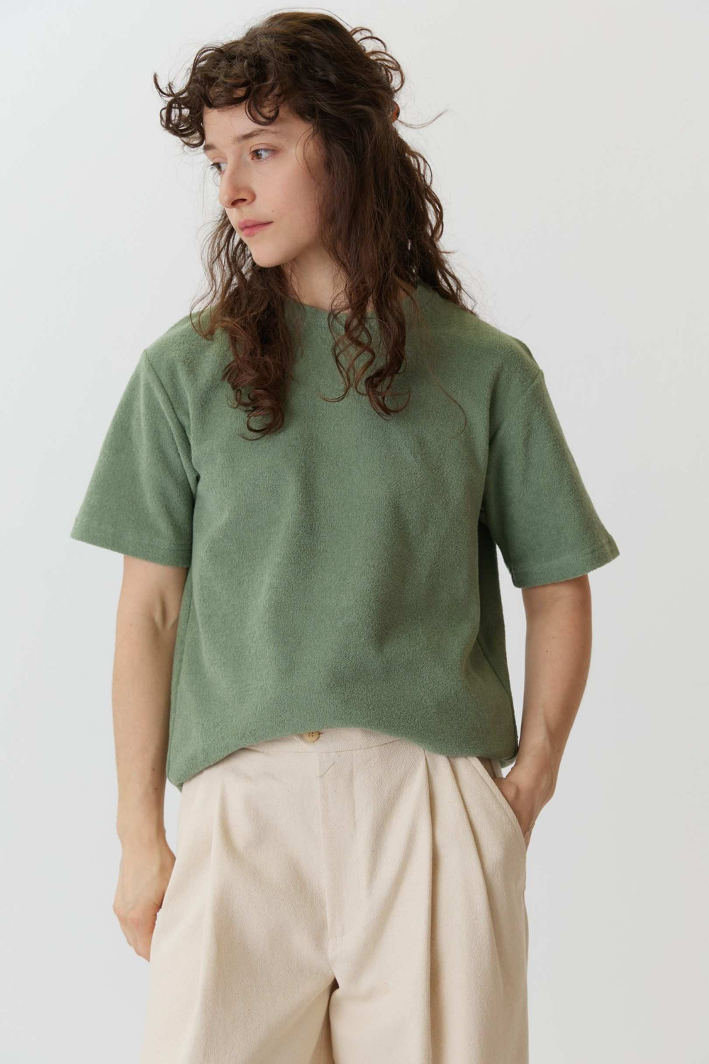 Футболка прямого кроя салатового цвета из махрового хлопка