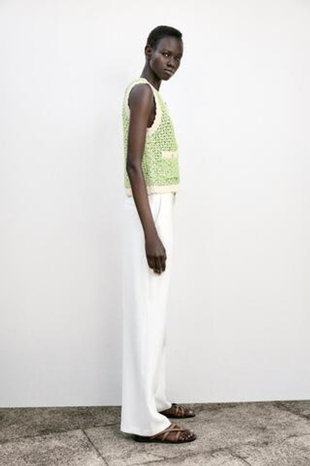 ZARA ТРИКОТАЖНЫЙ ТОП С РЕЛЬЕФНЫМ УЗОРОМ, ЗЕЛЕНЫЙ