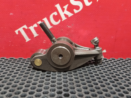 Коромысло впускного клапана 2023г.