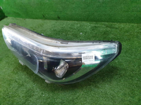 Битая Фара левая Toyota Hilux 8 (2015-2020) LED