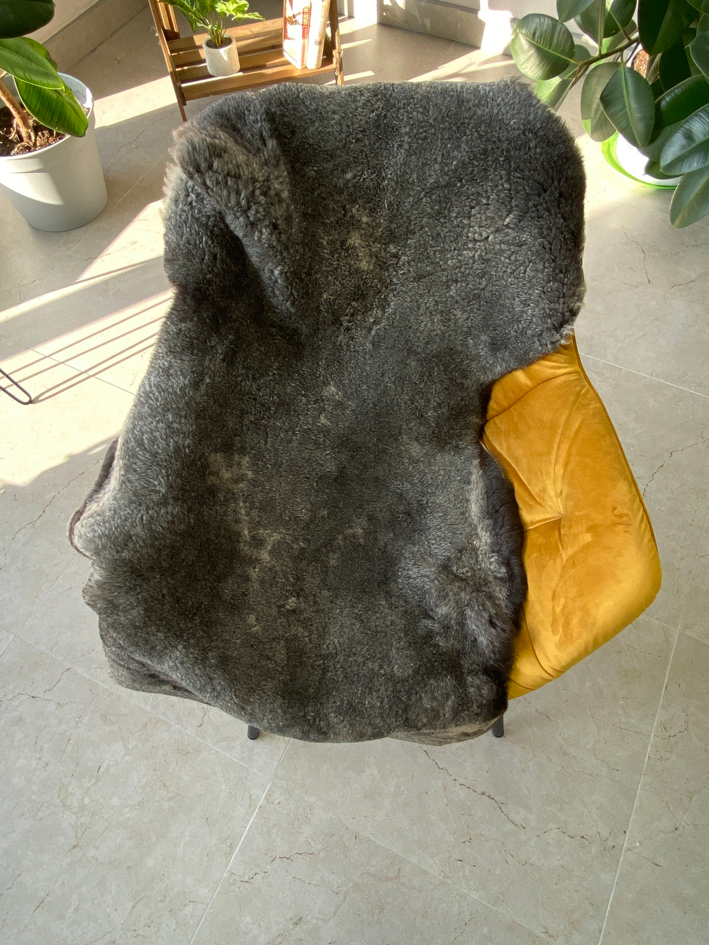 Шкура коврик меховой прикроватный овчина, 120х65 см.
