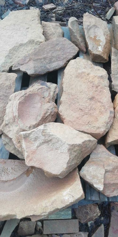 Пример камня Песчаник плитняк Фонтанка жёлтая