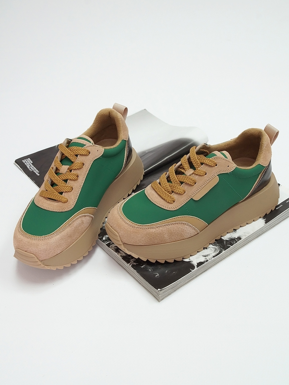 Кроссовки женские демисезонные