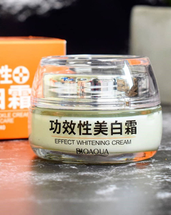 Отбеливающий крем для лица с клюквой, 30г