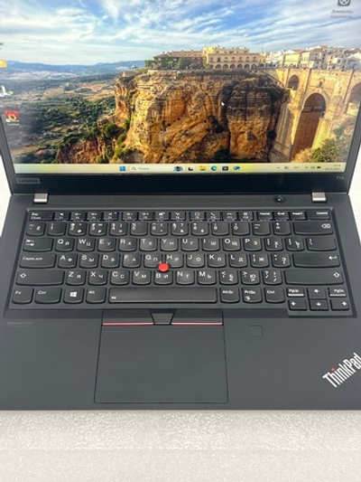 Ноутбук Lenovo T14 G1 T 14(20S0000HRT) 14"/Intel Core i5-10210U/RAM 16 GB/SSD 512 GB/Intel UHD Graphics/1920 x 1080/IPS/Windows 10 /Подсветка кл-ры:нет/черный. Состояние: Уценка/большой след. на матрице от клавиатуры