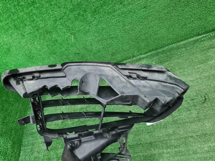 Решетка перед. бампера Porsche Cayenne 958 (14-18)