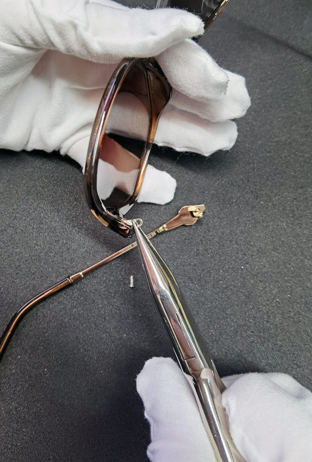 Замена шарнира в некорригирующих очках