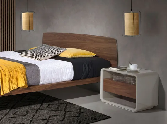 Прикроватная тумбочка Angel Cerda 7134 из ореха и лакированного МДФ