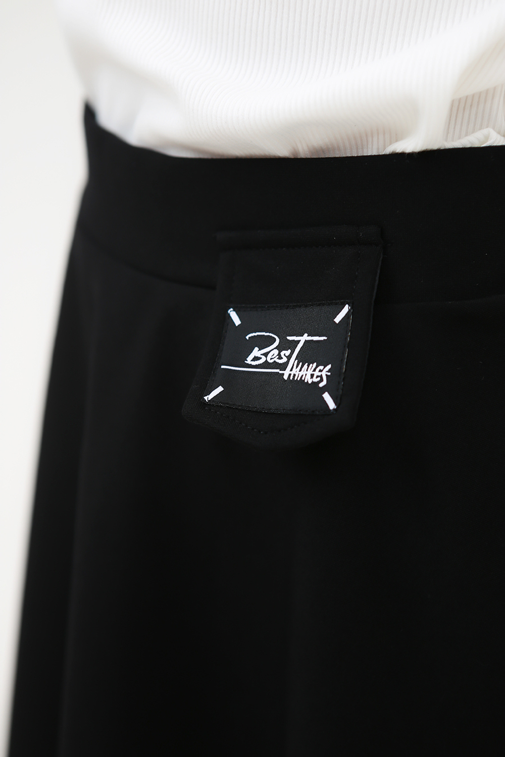 Юбка д/д DELORAS (M) Q63566