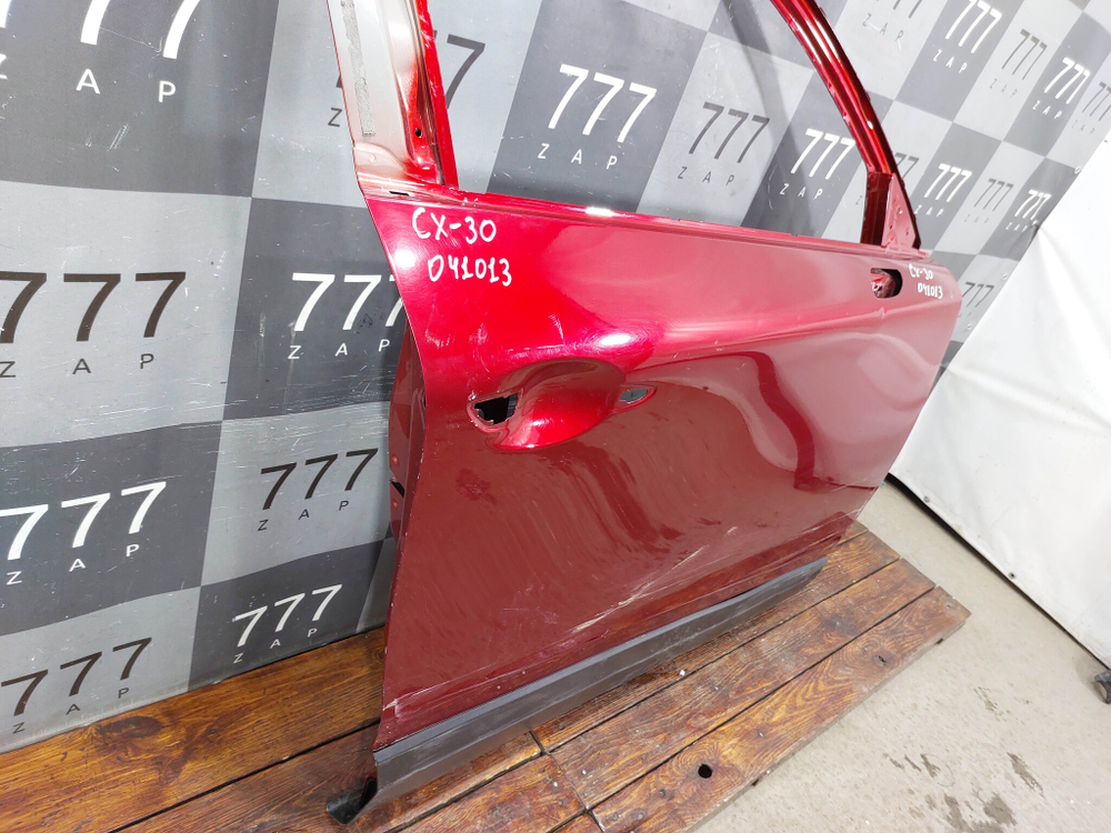 Дверь передняя правая Mazda CX-30 19-нв Б/У Оригинал DFY05802XB