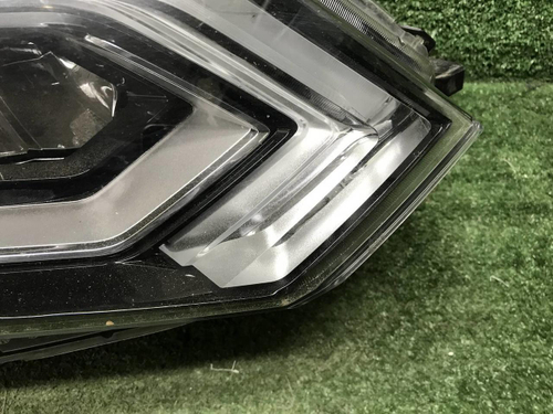 Битая Фара правая Nissan Qashqai 2 j11 (17-23) LED