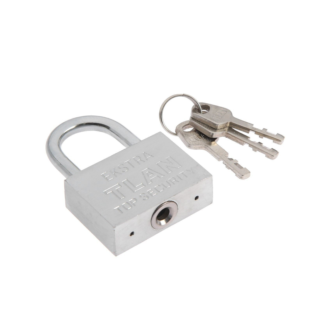 Навесной замок с тремя ключами