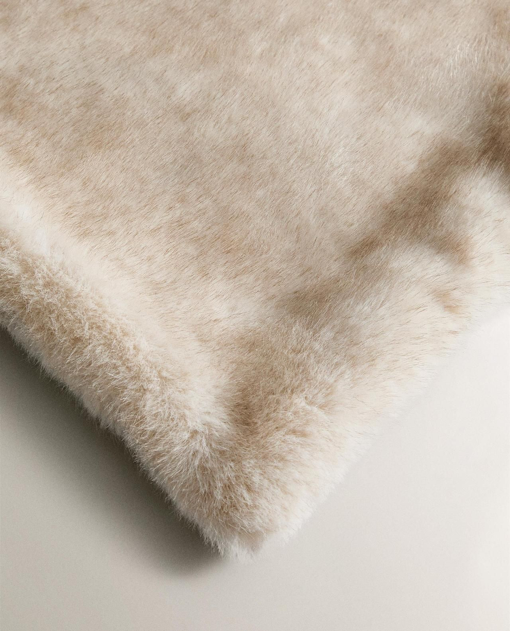 Zara Home - Двухстороннее Меховой плед, песочный, 140x190 см