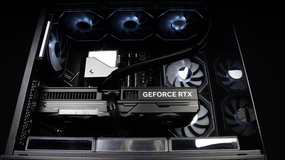 Ryzen 7 7800X3D + RTX 5070 12Gb