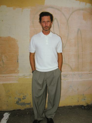 Белая футболка-поло