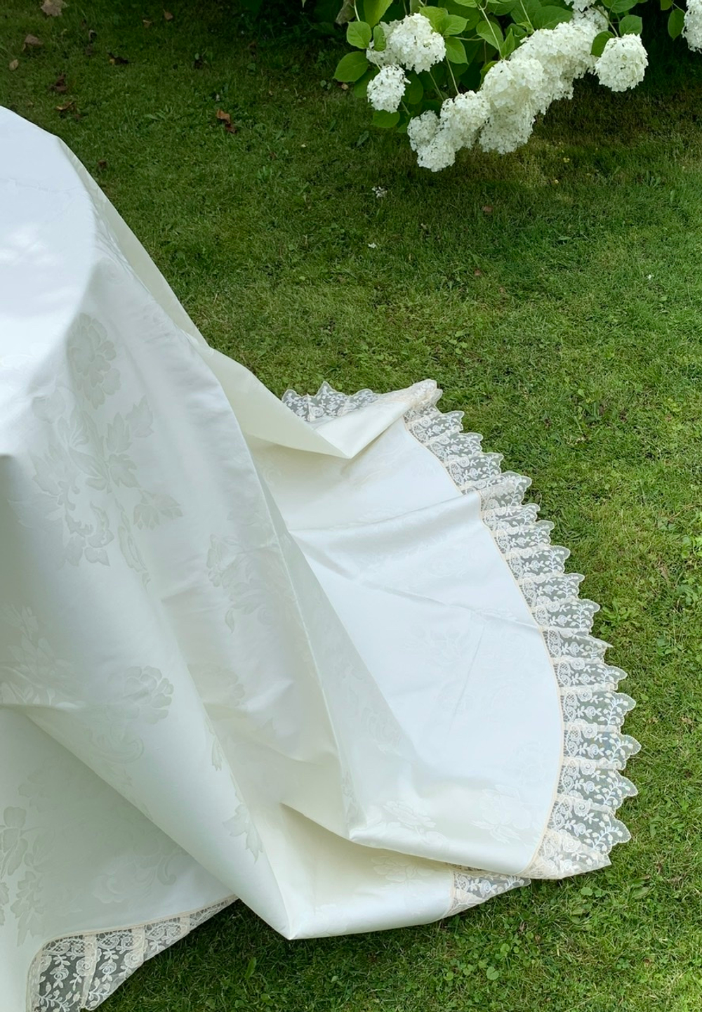 Скатерть 200 и 12 салфеток Palombella Carla Pizzo сливочные