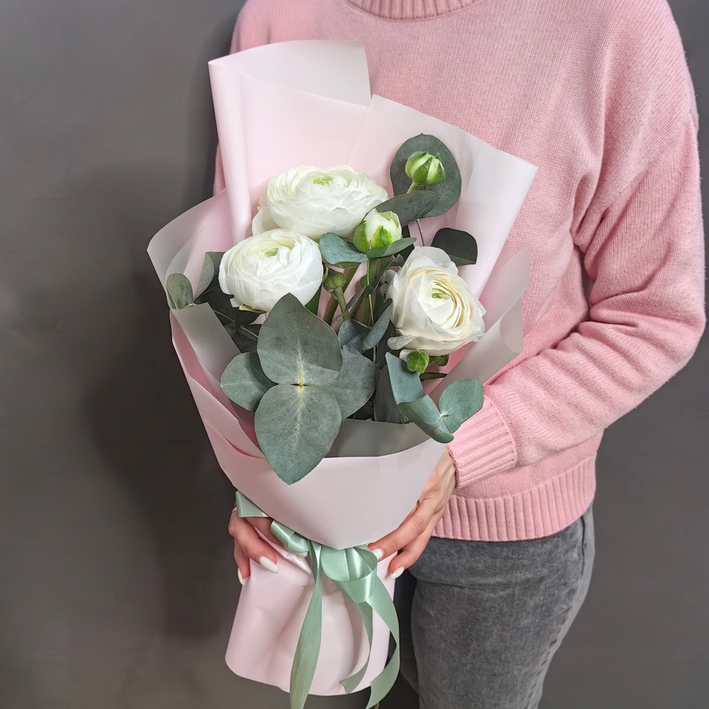 Букет из 3 ранункулюсов