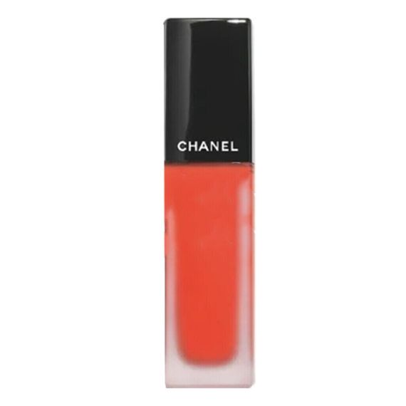 CHANEL Allure Velour Lip Gloss Матовыйe Easy-to-Blend Complexion Brightening