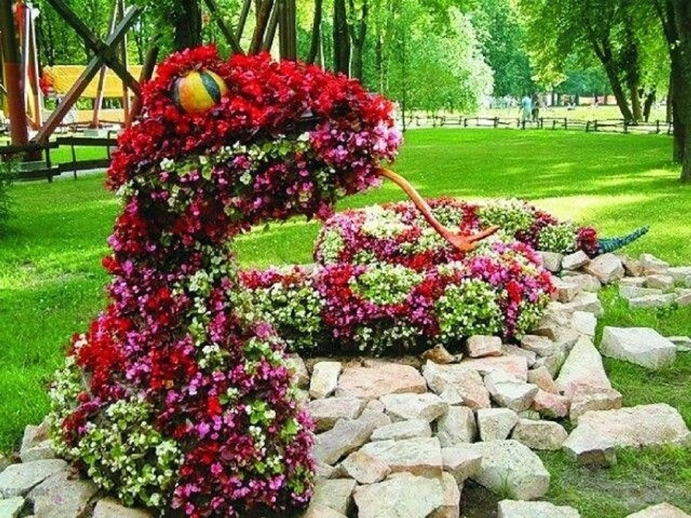 Топиарная фигура Змея
