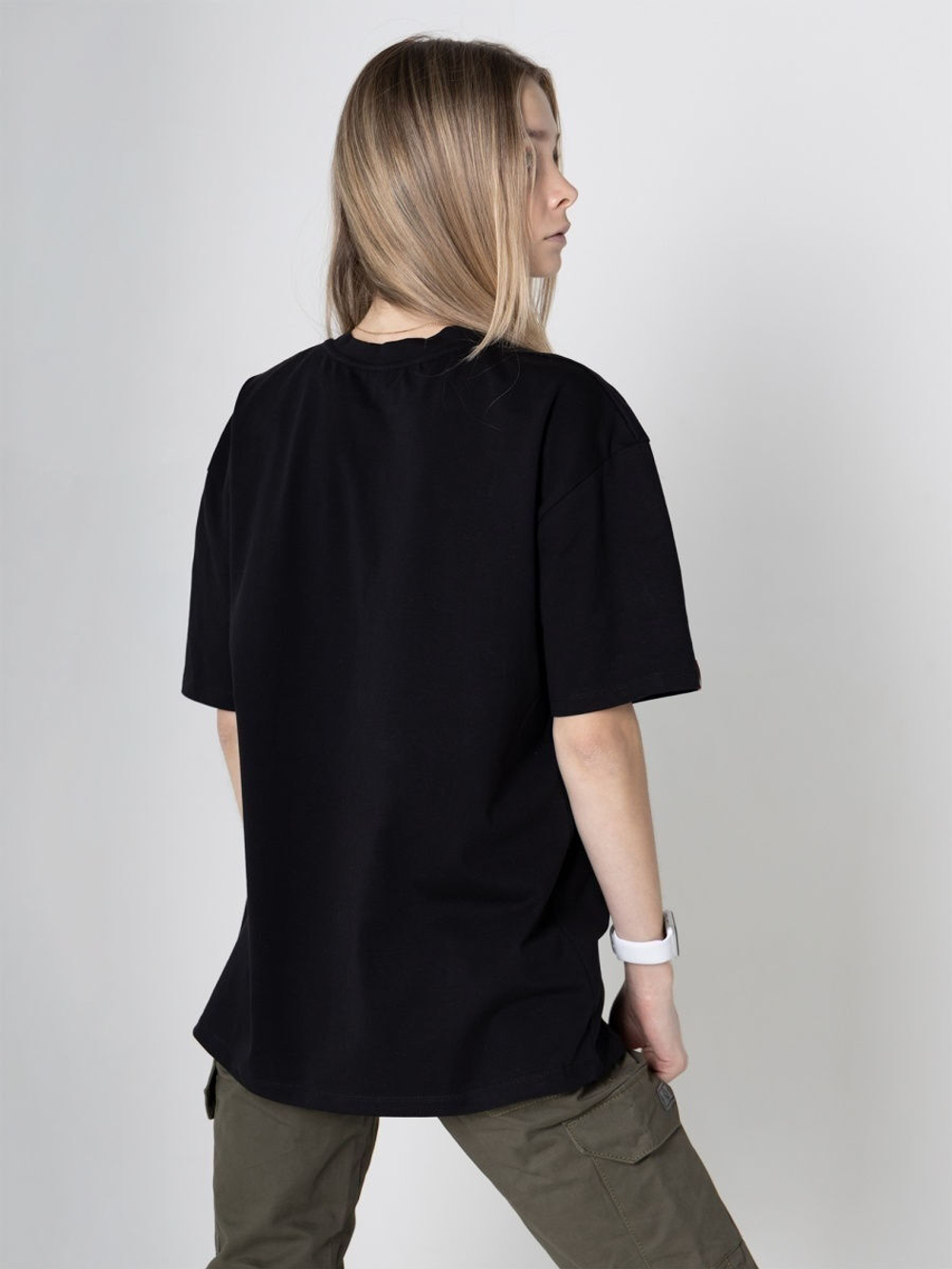 Футболка руны женская Город Горький черная