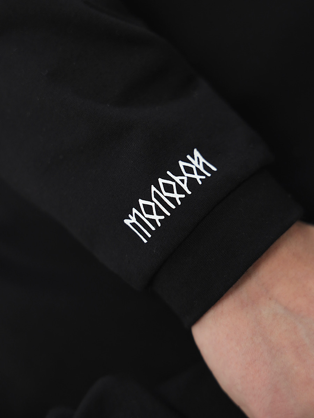 Лонгслив вечно молодой вечно пьяный Город Горький черный