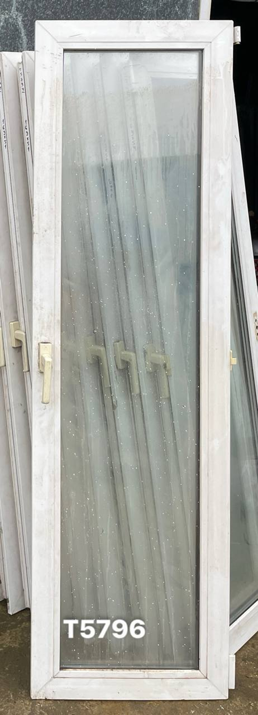 Створка Пластиковая Б/У 175(в) х 51(ш)