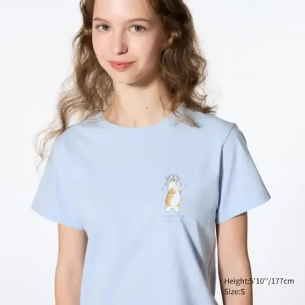 UNIQLO ФУТБОЛКА С ПРИНТОМ, СВЕТЛО-ГОЛУБОЙ