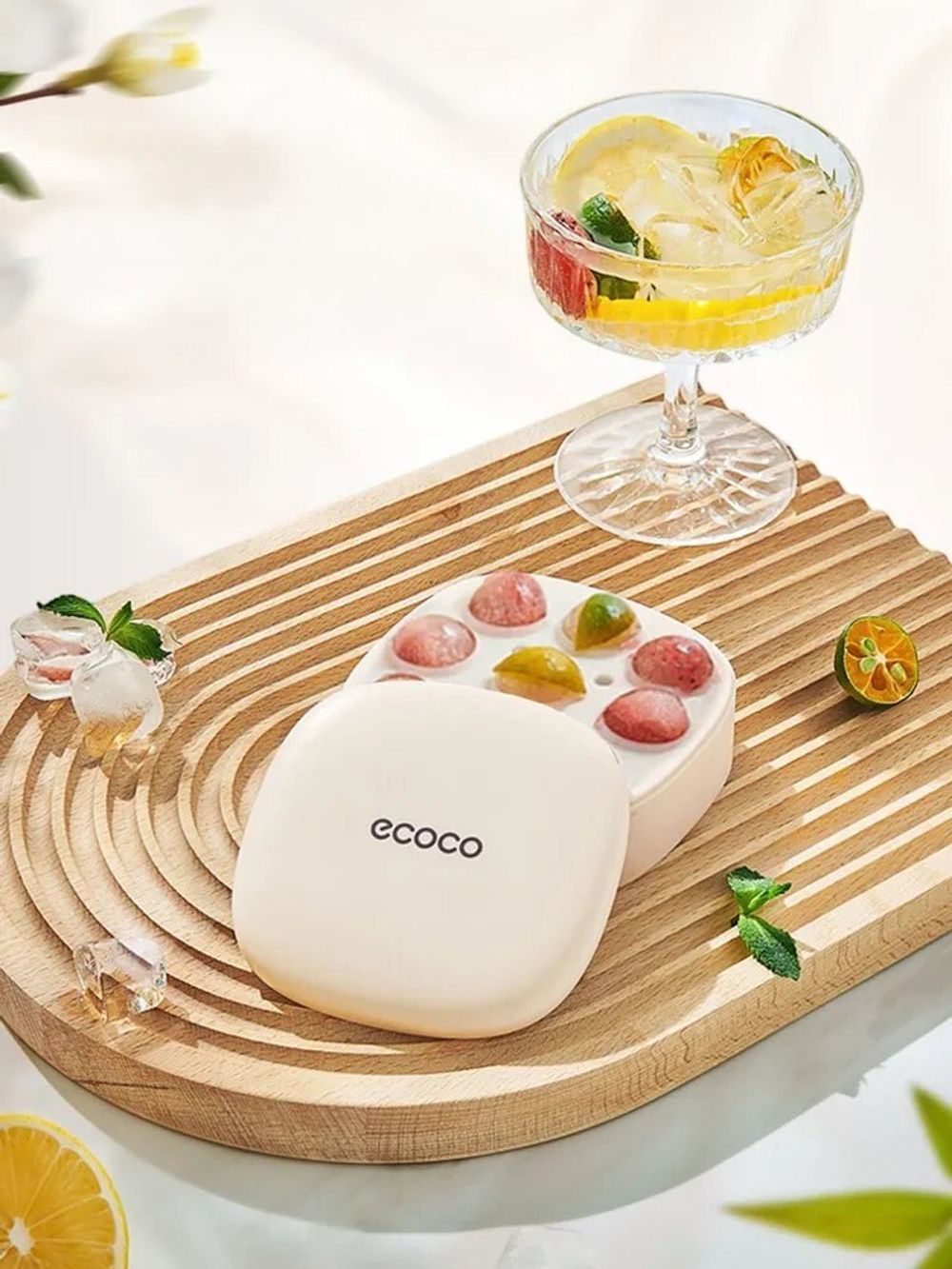 Компактная форма для льда силиконовая с контейнером