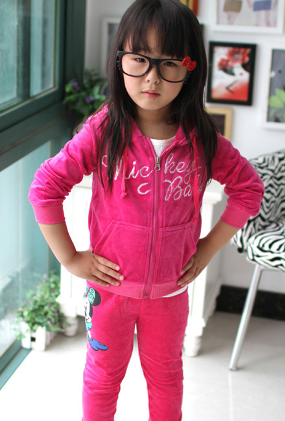 Костюм детский: худи на молнии и брюки с принтами Минни Маус