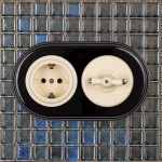 Выключатель 2-х клавишный, керамика, цвет песочное золото B1-202-04