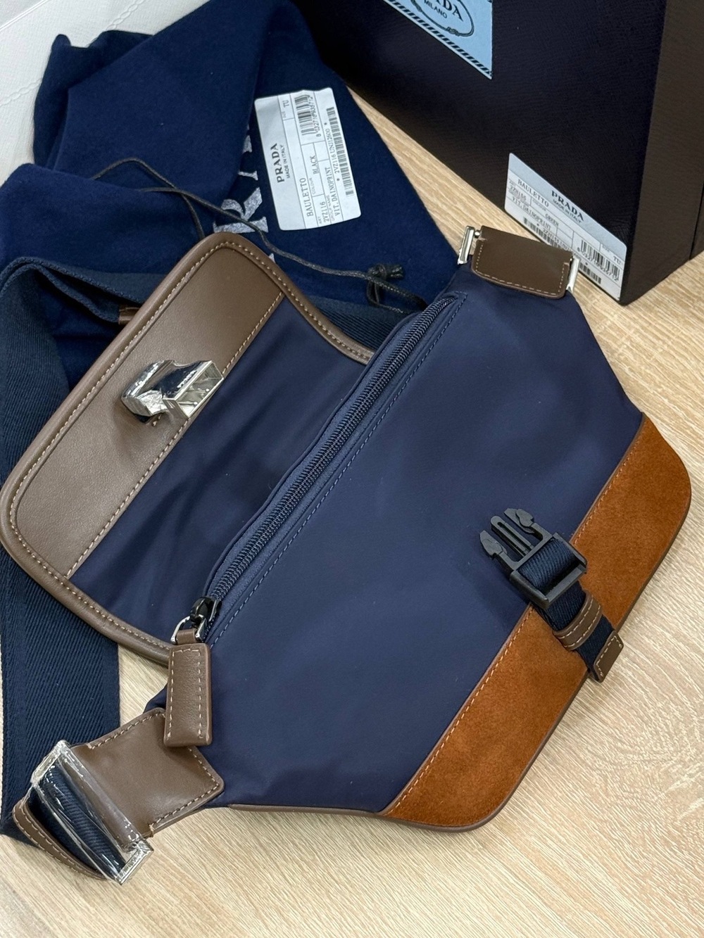 Поясная-нагрудная сумка Prada