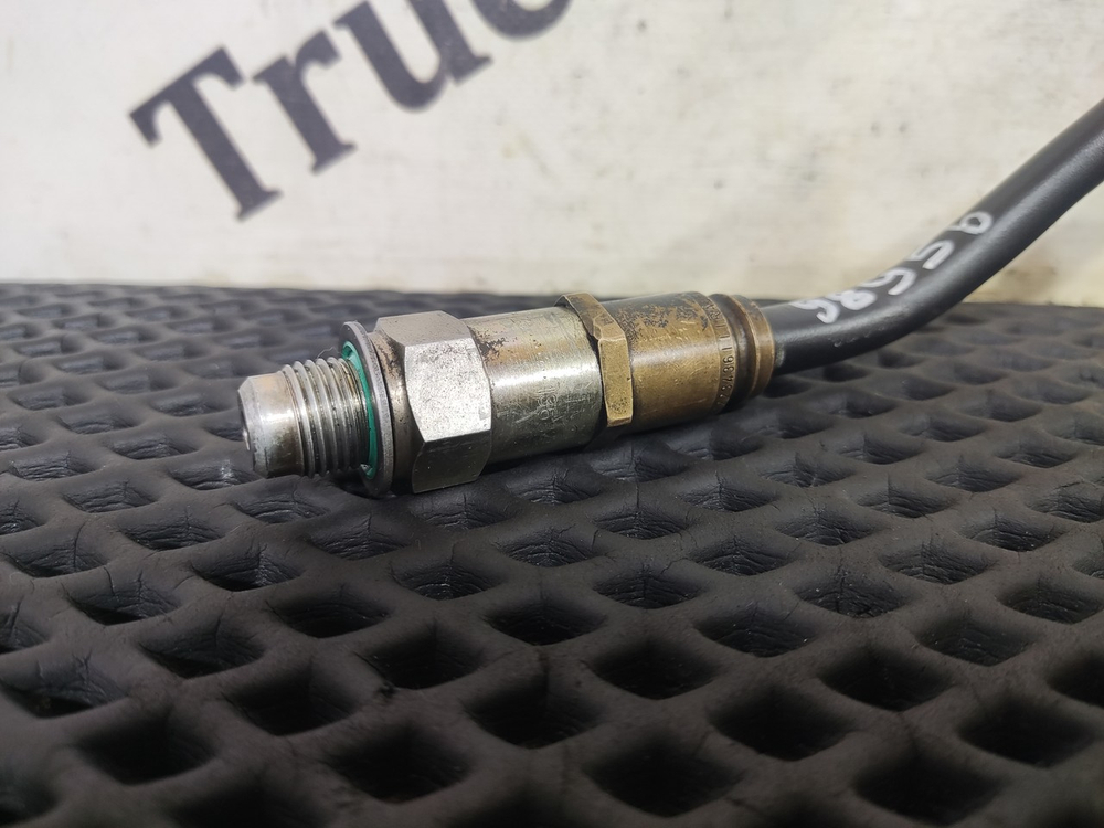 Трубка топливная