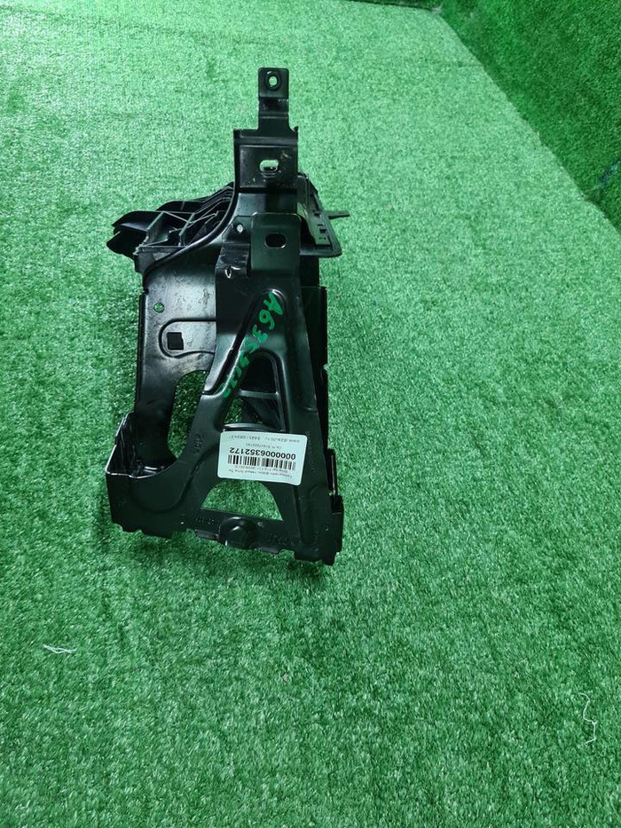 Кронштейн фары левый BMW 5er F10 F11 (2009-2017)