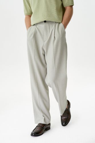 Бежево-серый брючный костюм Copper