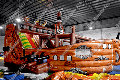 Надувной корабль "Весёлый Роджер Brown"