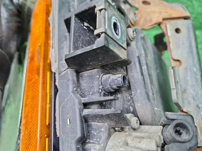 Фара левая Scania R-Series (2016-н.в.) галоген