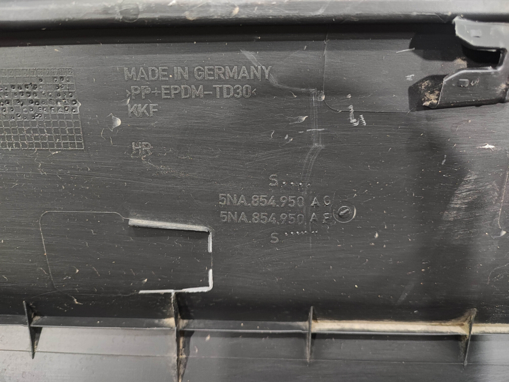 Накладка двери задней правой Volkswagen Tiguan 2 16-нв Б/У Оригинал 5NA854950AF