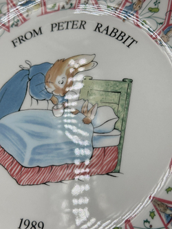 Тарелка Merry Christmas from Peter Rabbit Wedgwood 1989 год