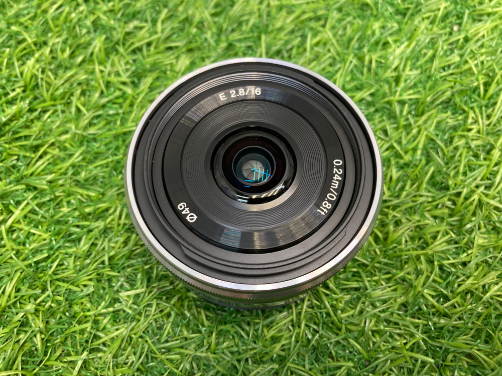 Sony 16mm 2.8 E