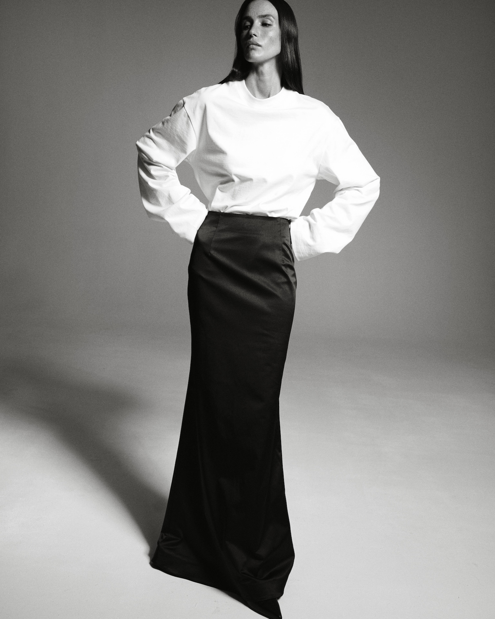 Юбка с буфом из черного сатина