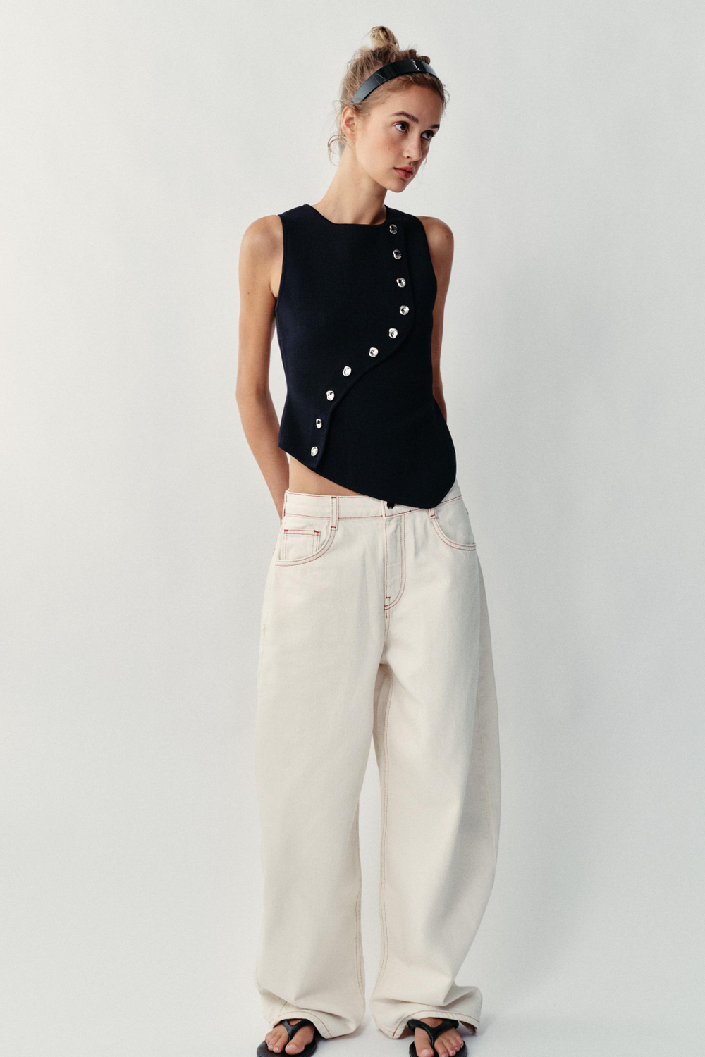 ZARA ТРИКОТАЖНЫЙ ТОП С АСИММЕТРИЧНОЙ ЗАСТЕЖКОЙ, МОРСКОЙ СИНИЙ