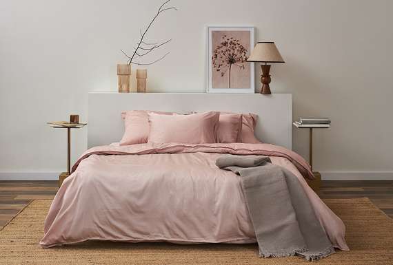 Простыня на резинке из премиального сатина цвета пыльной розы из коллекции essential, 200х200х30 см