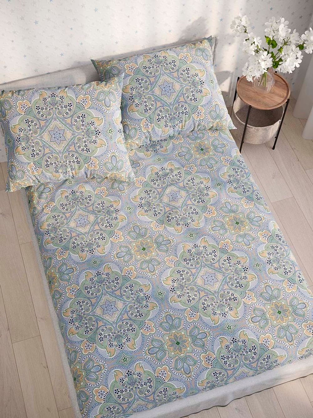 Постельное белье "Бисер" 2-спальный   наволочки 50х70 2шт Простынь на резинке 160х200 см  Пододеяльник 175х215 см  Сказка сатин