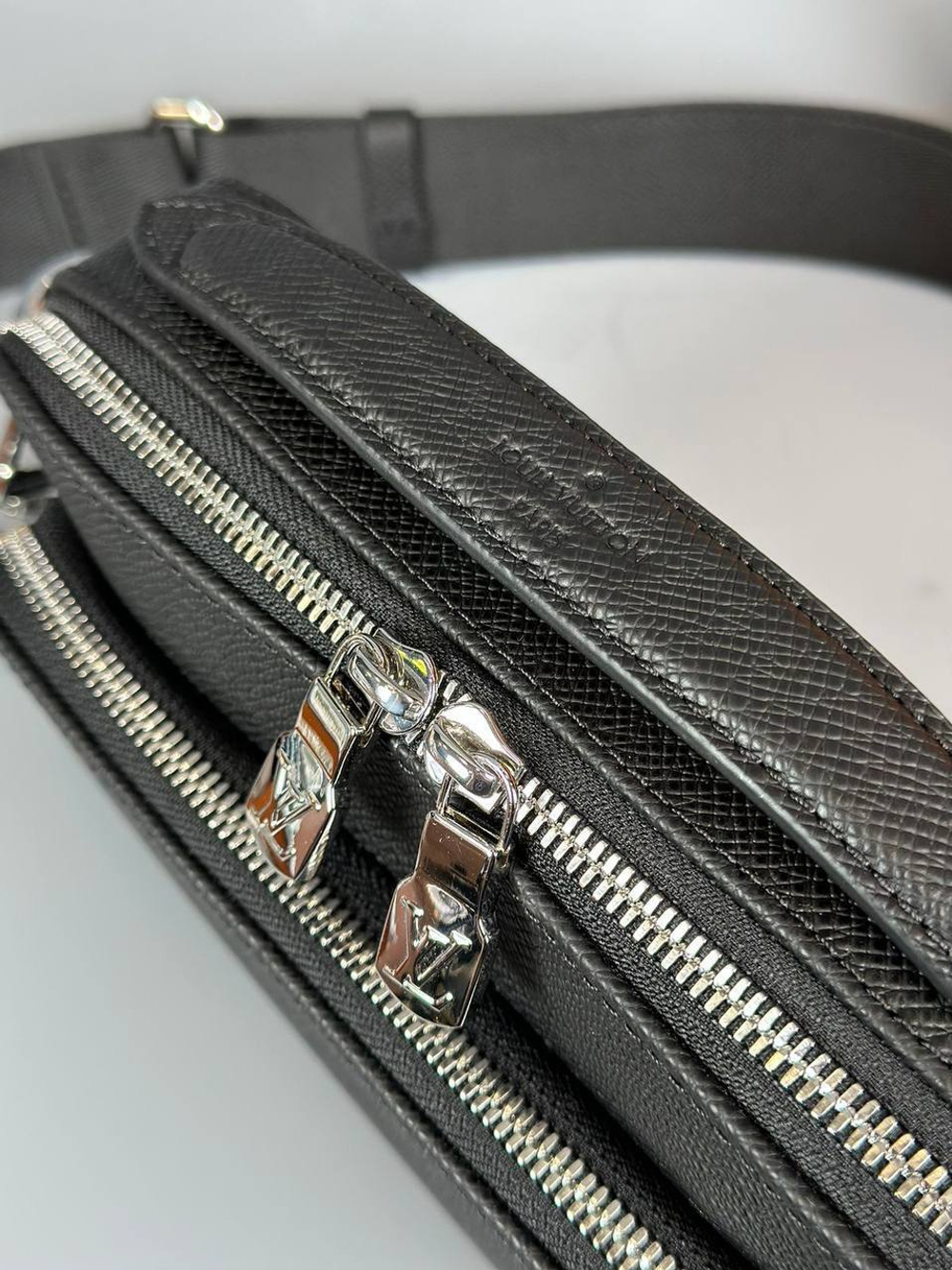 Сумка-мессенджер Louis Vuitton, арт. 463620959