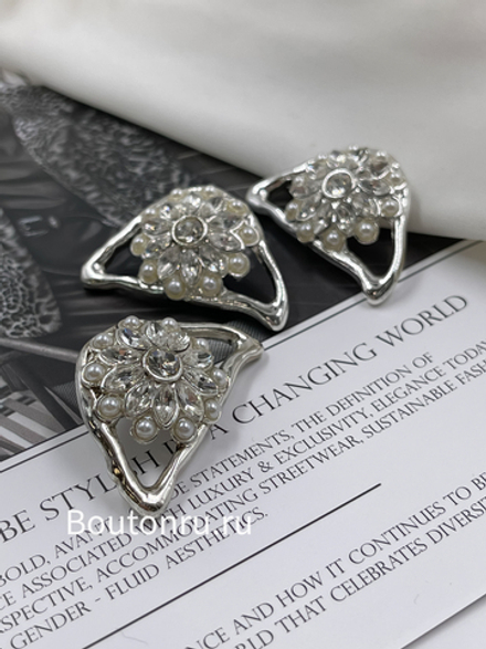 Пуговицы серебристые в форме глаза с жемчужинами и стразами Скиапар.