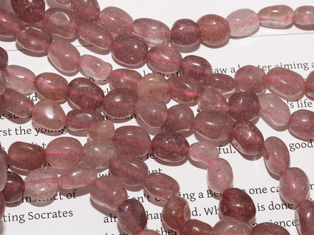Нить бусин из клубничного кварца 7х9мм (галтовка)