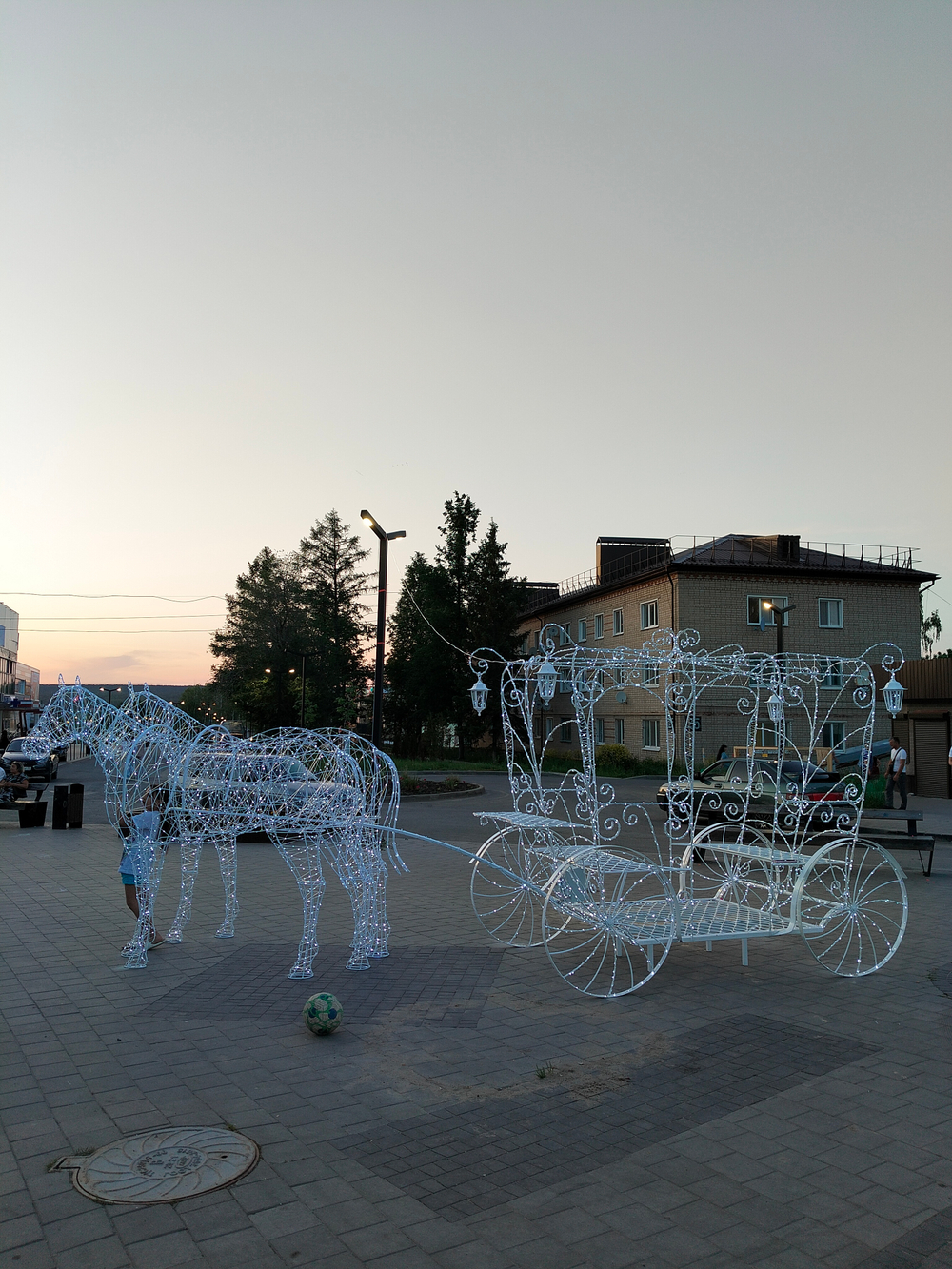 Кони-карета